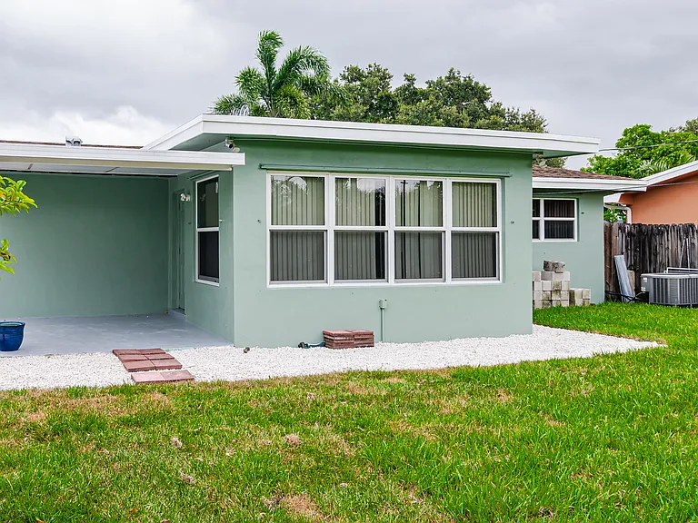 8570 NW 15th Ct — Photo 32