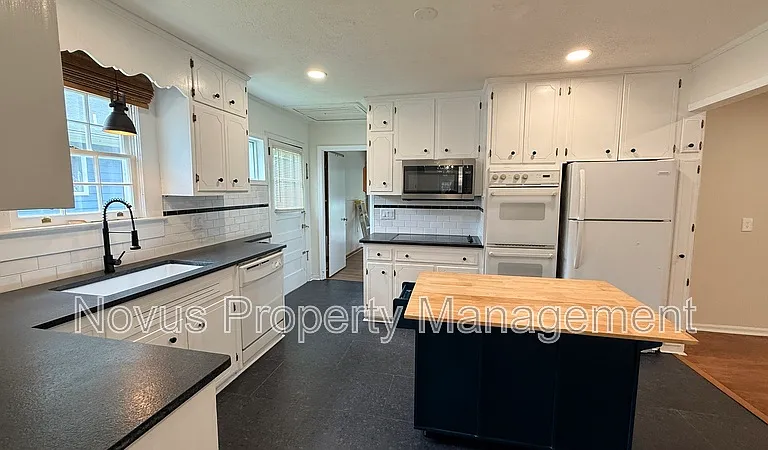 142 Oak Ave — Photo 5