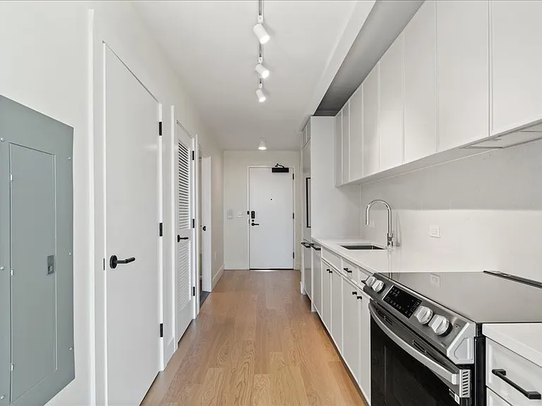 420 Carroll St #602 — Photo 3