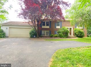 12676 Magna Carta Rd, Herndon, VA 20171