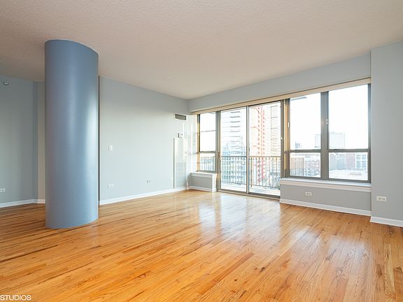 2nd image of 1717 S Prairie Ave APT 1209