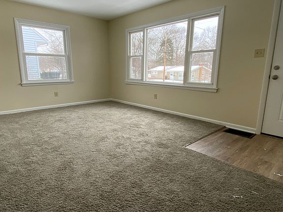 2nd image of 904 Kennebec Ave