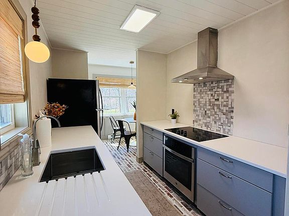 5th image of 5108 Seneca Way