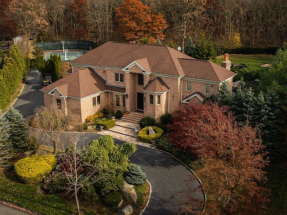 2nd image of 32 Jagger Ct