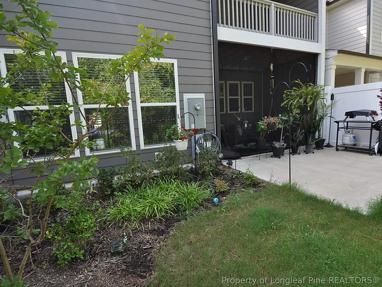 1004 Pyrenees Way — Photo 45