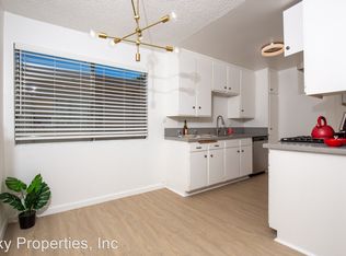 7356 Corbin Ave APT 8, Reseda, CA 91335