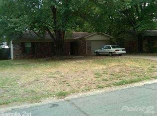 12 Woodlawn Dr, Conway, AR 72034