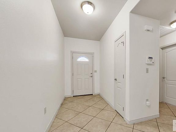 2nd image of 2540 Windsor Pl
