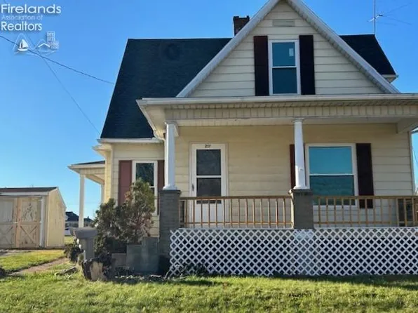 217 Lyme St, Bellevue, OH 44811