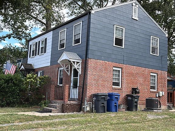 2nd image of 2207 Farrington Ave
