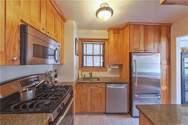 Sold by Maxwell Jacobs | media 11