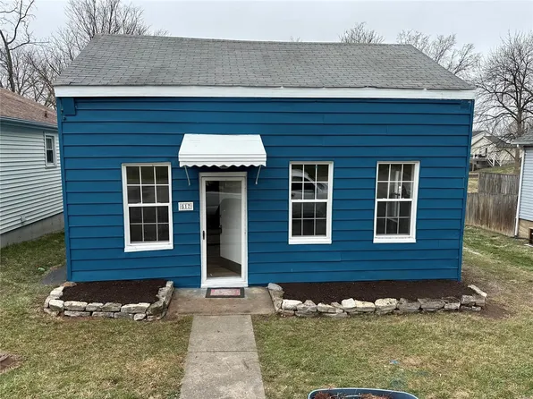 517 S Church St, Waterloo, IL 62298