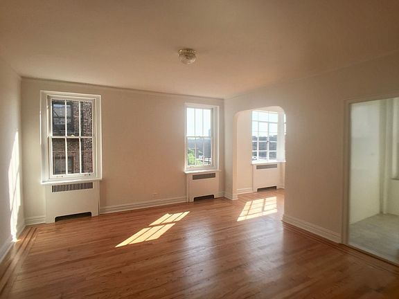 3rd image of 135 W 225th St APT 6K