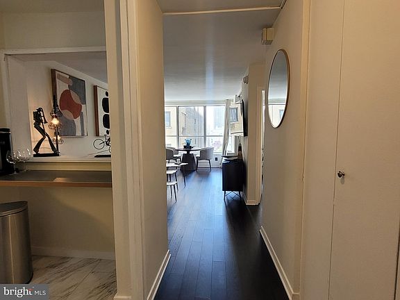 3rd image of 224 W Rittenhouse Sq #30-1817