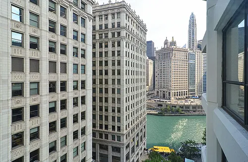 405 N Wabash Ave Photo 1