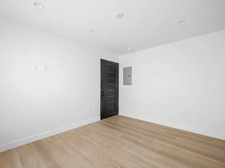 7610 Machrea St #10 — Photo 13