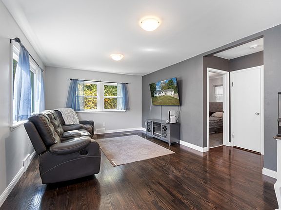 2nd image of 430 McConnell Dr