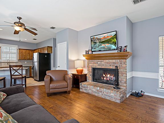 3rd image of 6724 Sweetwater Dr