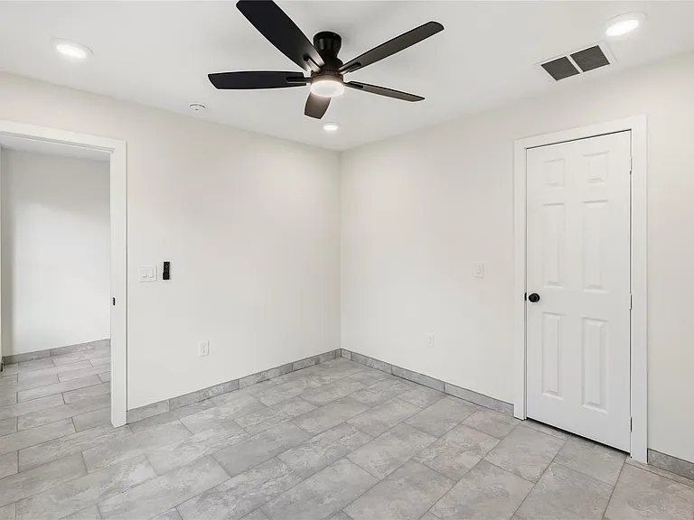 6138 Brookfield Dr #B — Photo 15