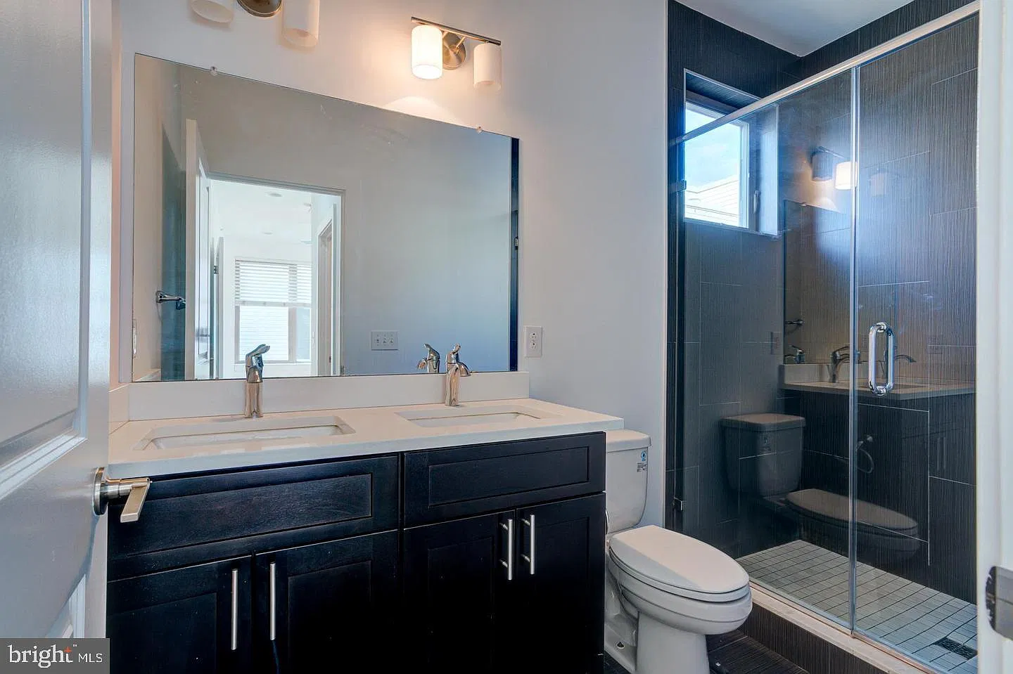 3 bed, 3.5 bath, 2349 sqft, $2,800 — Photo 4