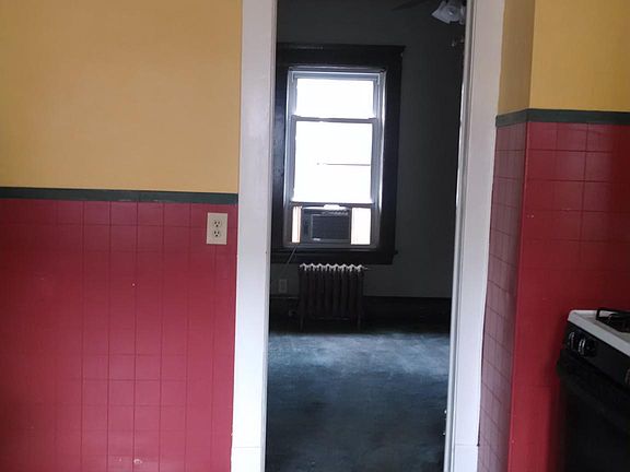 2nd bedroom off of kitchen