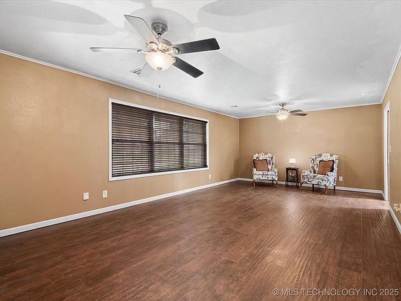 5th image of 1508 Lariat Dr