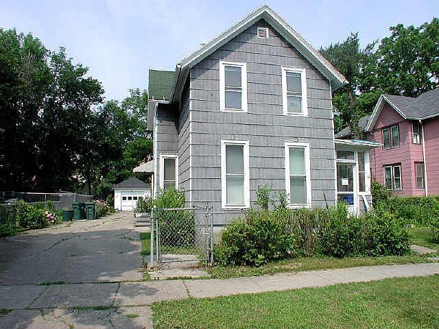 Welcome to 61 Sherwood Avenue