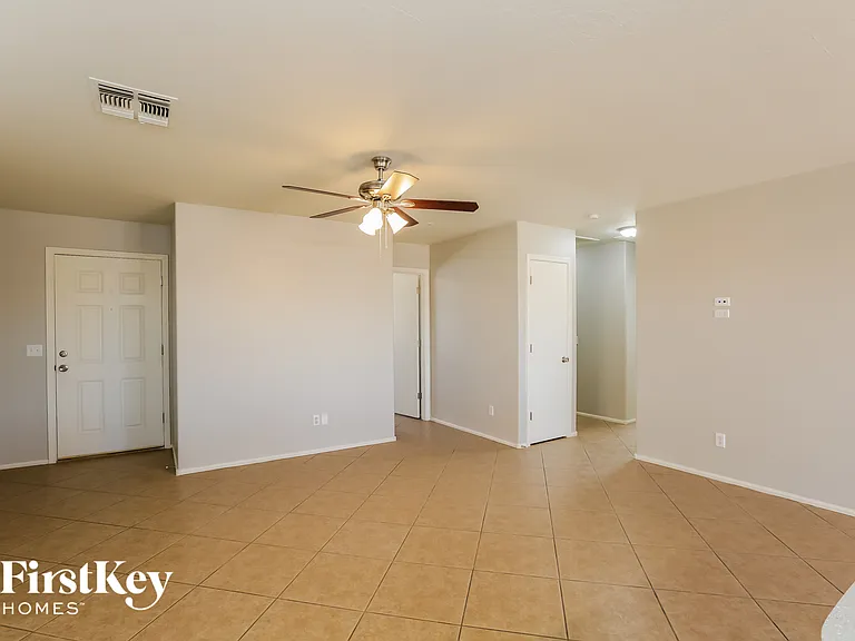 21286 N Duncan Dr — Photo 4