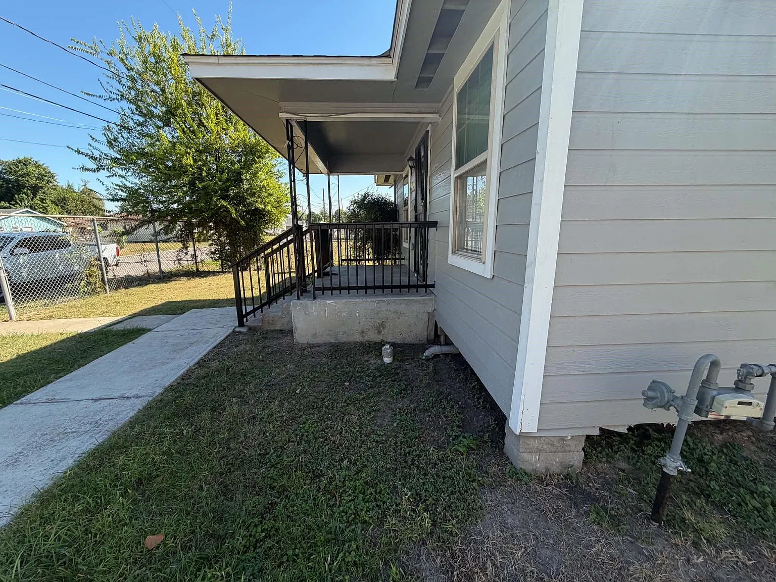 3 bed, 2.5 bath, 1200 sqft, $1,500 — Photo 2