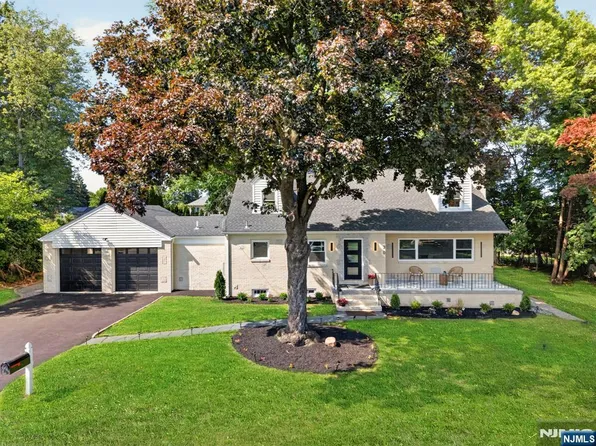 30 Birch St, Emerson, NJ 07630