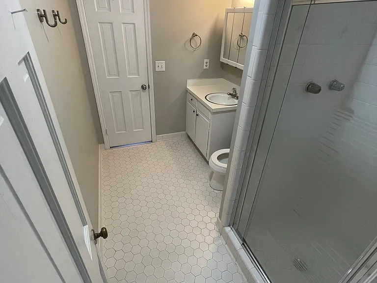 944 Cottingham Dr — Photo 8