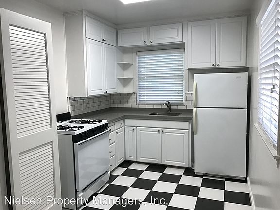 3rd image of 2531 S St APT A