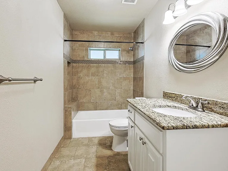 218 Raintree Dr — Photo 16