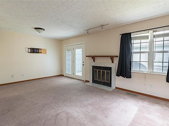 3rd image of 262 Silver Bugle Ln