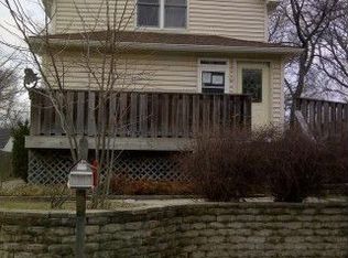 36 Maple Ave, Lake Zurich, IL 60047