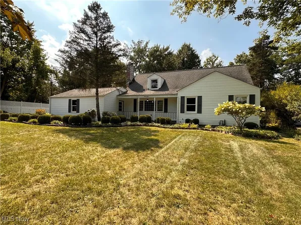 180 New Hudson Rd, Aurora, OH 44202