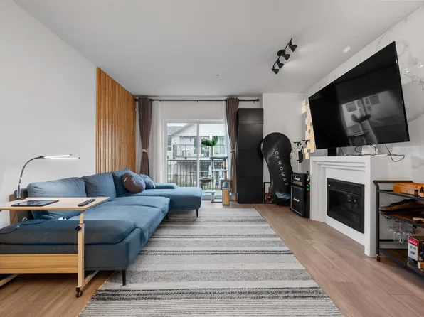 3888 Norfolk St #225, Burnaby, BC V5G 1E5