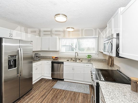 2nd image of 422 Raintree Pl