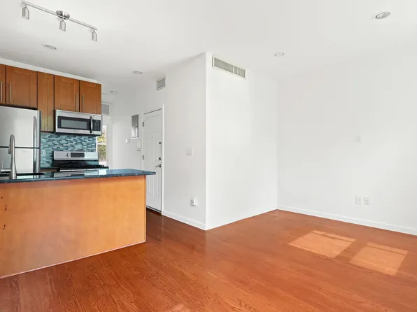 625 Walton Avenue image 3 of 5