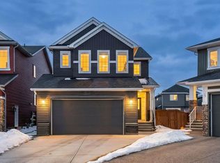 29 E Evansglen Pl NW, Calgary, AB T3P 0P5