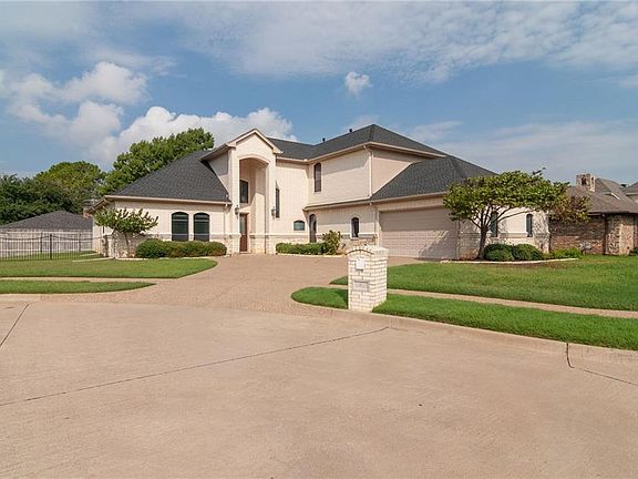 2nd image of 2922 Mistletoe Ct