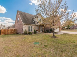 1050 Lexington Cir, Springdale, AR 72762