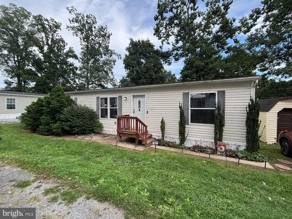 88 Mobile Dr, Thomasville, PA 17364