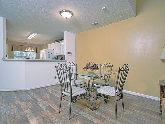 4th image of 209 Shamrock Dr