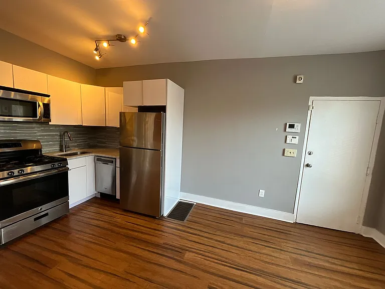 588 East St — Photo 13
