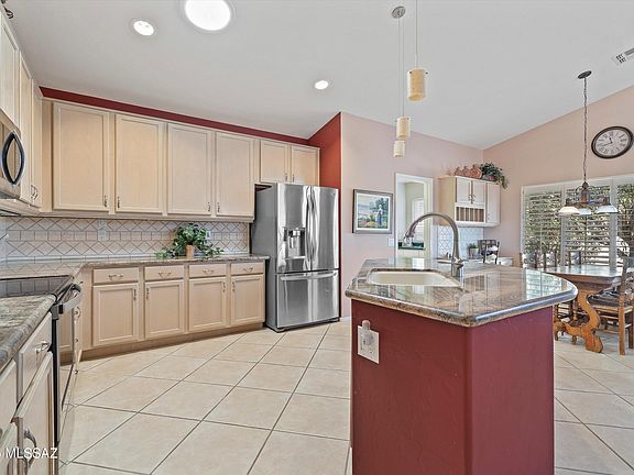 5th image of 62187 E Amberwood Dr