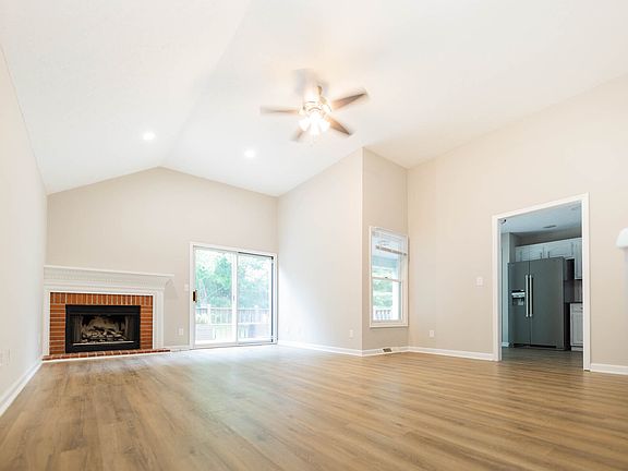4th image of 5003 W De Ann Dr