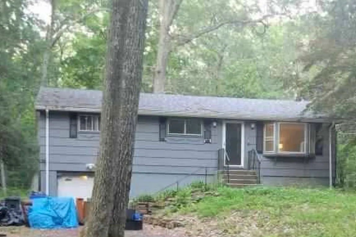 4 bed, 1500 sqft, $2,150 — Photo 1