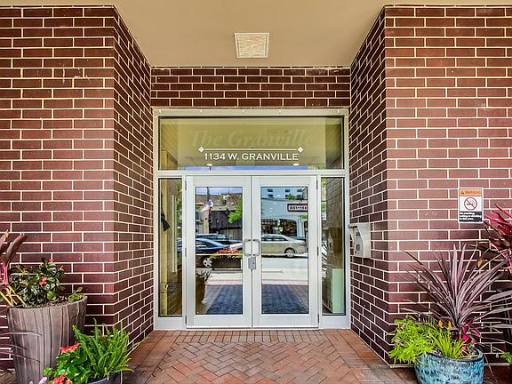 2nd image of 1134 W Granville Ave #804