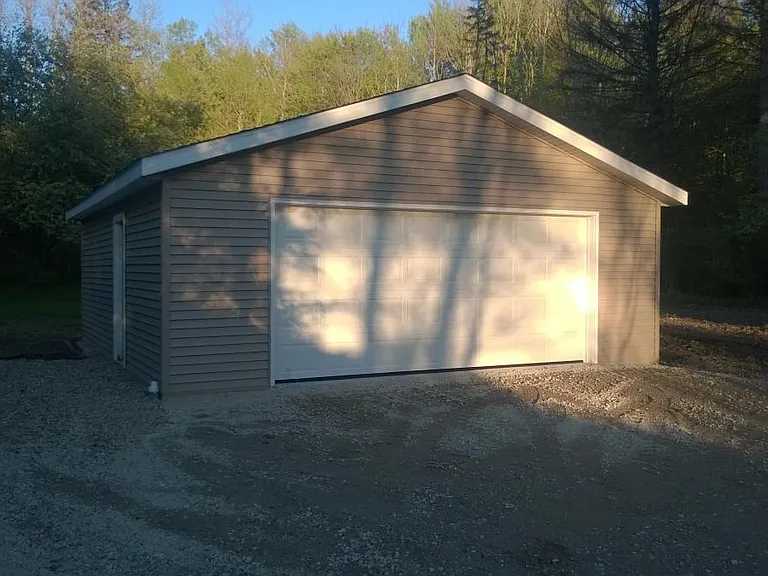 Detached Garage